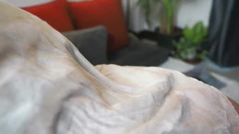 RHEA  pronanciation like Reya   online show from February 21, 8:40 am