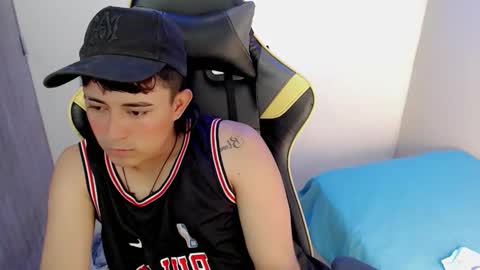 T A T A N online show from November 26, 8:38 pm