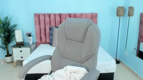 Tati Saldarriaga online show from February 11, 4:00 pm