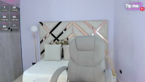 Tati Saldarriaga online show from November 19, 7:45 pm