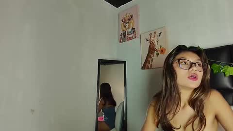 tatiana_mendoza online show from March 4, 8:38 pm