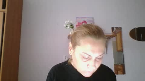 Snapshot of tatiana_xi chatting on September 21, 9:35 am tatiana_xi online show from September 21, 9:35 am