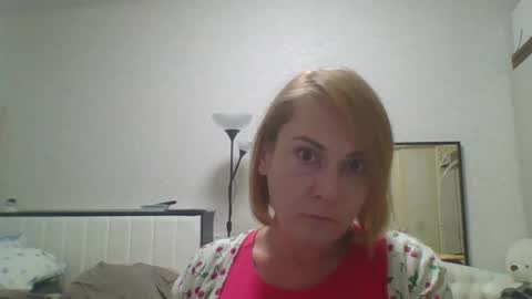 Snapshot of tatiana_xi chatting on October 3, 10:12 am tatiana_xi online show from October 3, 10:12 am