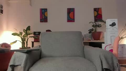 Twitter TatoKatx online show from April 5, 11:46 pm