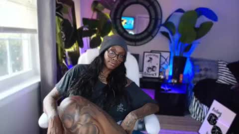 Snapshot of tatted_vixen chatting on January 5, 9:14 pm Tatted Queen online show from January 5, 9:14 pm