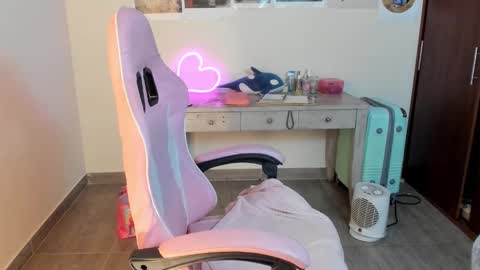 Snapshot of tattoed_bunny9 chatting on March 3, 6:04 am Rose Marie online show from March 3, 6:04 am