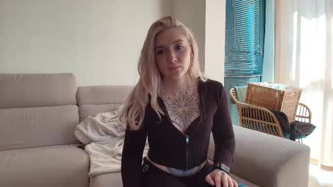 tattoobbgirl online show from March 30, 3:01 pm