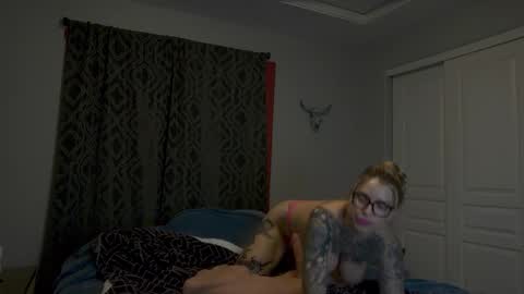 Snapshot of tattooedmami33 chatting on September 30, 10:09 pm tattooedmami33 online show from September 30, 10:09 pm