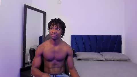 Snapshot of tau_montes chatting on October 6, 2:35 pm tau_montes online show from October 6, 2:35 pm