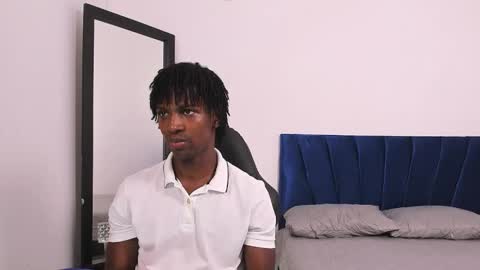 Snapshot of tau_montes chatting on September 22, 2:43 pm tau_montes online show from September 22, 2:43 pm