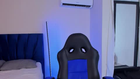 tau_montes online show from January 18, 1:47 am