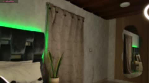 Snapshot of taurito___ chatting on October 12, 5:11 am taurito___ online show from October 12, 5:11 am