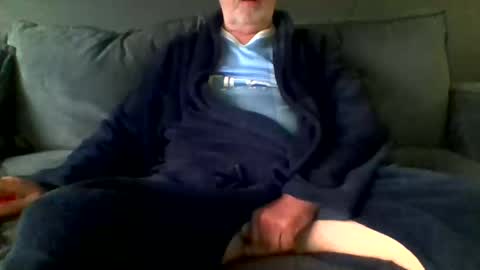 Snapshot of taxi910662 chatting on October 15, 7:42 am taxi910662 online show from October 15, 7:42 am