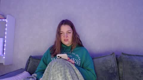 Snapshot of taxxxu chatting on December 3, 7:16 am Diana online show from December 3, 7:16 am