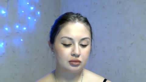 Taya online show from February 17, 8:52 pm