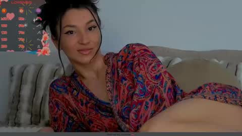 TayaKayan online show from March 1, 3:53 am