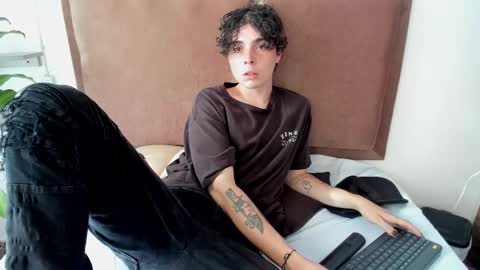     online show from February 4, 9:19 pm