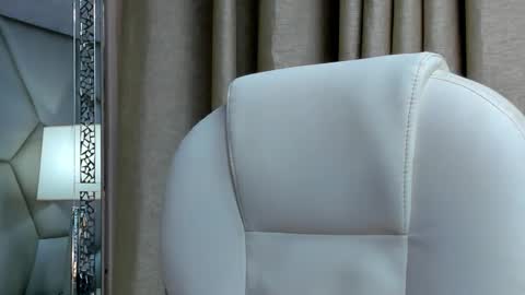 Snapshot of tayler_swift1 chatting on January 17, 1:46 pm tayler_swift1 online show from January 17, 1:46 pm