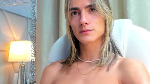 Snapshot of tayler_swift1 chatting on December 31, 8:26 am tayler_swift1 online show from December 31, 8:26 am