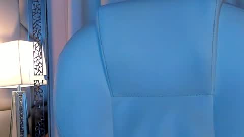 Snapshot of tayler_swift1 chatting on December 5, 2:06 pm tayler_swift1 online show from December 5, 2:06 pm