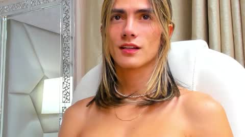 Snapshot of tayler_swift1 chatting on January 18, 6:56 am tayler_swift1 online show from January 18, 6:56 am