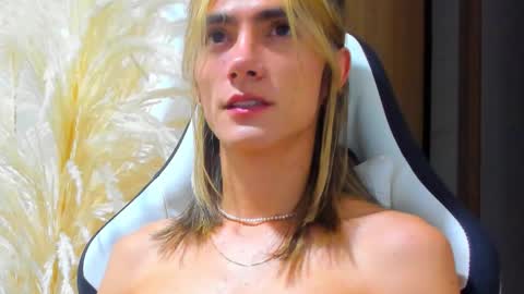 Snapshot of tayler_swift1 chatting on October 30, 12:22 am tayler_swift1 online show from October 30, 12:22 am