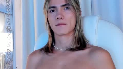 Snapshot of tayler_swift1 chatting on December 5, 7:54 am tayler_swift1 online show from December 5, 7:54 am