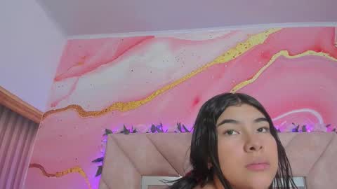 Sarah  online show from November 25, 7:01 pm