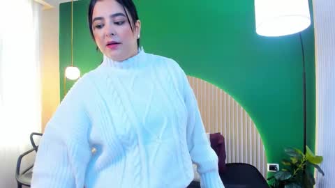 Taylor Bennet online show from December 17, 11:50 am