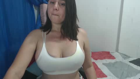 Snapshot of taylor_sweet__ chatting on September 25, 11:12 pm Taylor online show from September 25, 11:12 pm