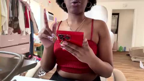 Taylor online show from March 25, 1:07 pm