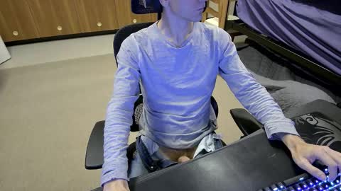 Snapshot of tbone_93 chatting on October 29, 12:23 am Tbone online show from October 29, 12:23 am