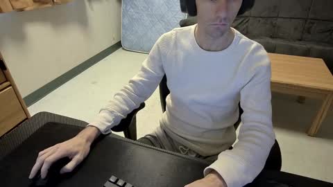 Snapshot of tbone_93 chatting on December 11, 11:10 pm Tbone online show from December 11, 11:10 pm