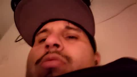 Snapshot of tboy833 chatting on January 22, 4:44 am Luis online show from January 22, 4:44 am