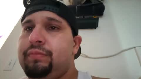 Snapshot of tboy833 chatting on March 1, 6:43 pm Luis online show from March 1, 6:43 pm