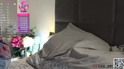 Em online show from September 15, 8:43 pm