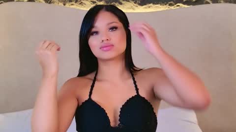 Snapshot of teasealicious chatting on October 15, 8:31 pm Bruna online show from October 15, 8:31 pm