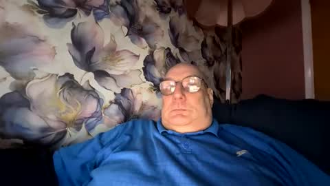 Mark online show from February 8, 4:21 pm