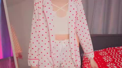 all me precious   online show from January 11, 5:35 am