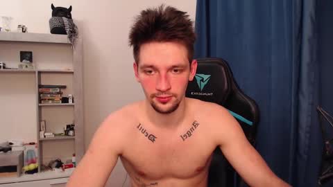 Snapshot of teddy_mode chatting on February 17, 6:28 pm Teddy online show from February 17, 6:28 pm