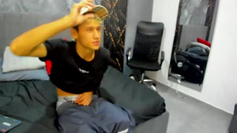 Tedy online show from April 18, 1:57 pm