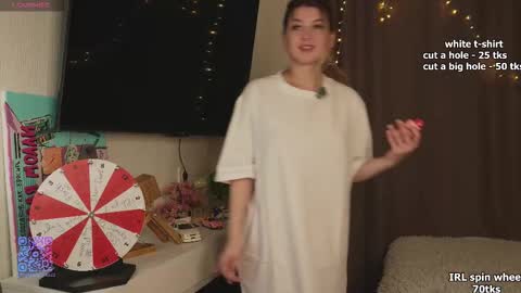 Snapshot of temperaturka chatting on October 13, 3:52 am Sarah online show from October 13, 3:52 am