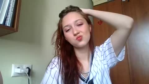 temptingvision online show from March 12, 7:57 am