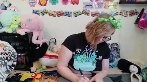 Pixie and Tentacle Overlord online show from February 25, 7:39 pm