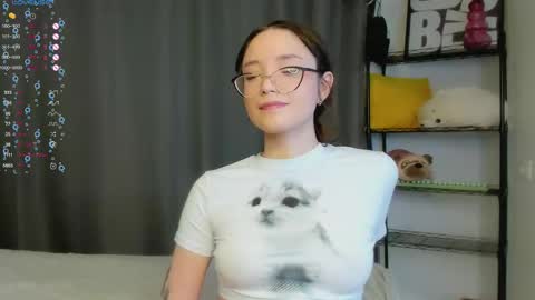 Snapshot of tendermuse chatting on October 15, 1:45 pm Call me Lora online show from October 15, 1:45 pm