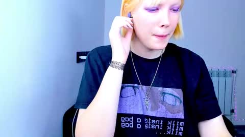 Kira online show from October 21, 3:33 am