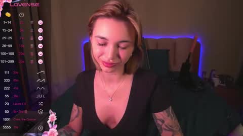 Snapshot of teona_amore chatting on February 19, 6:33 am Teya online show from February 19, 6:33 am
