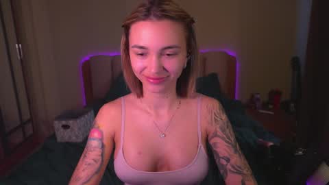 Snapshot of teona_amore chatting on March 10, 9:23 am Teya online show from March 10, 9:23 am