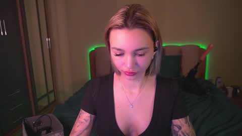 Snapshot of teona_amore chatting on February 13, 6:30 am Teya online show from February 13, 6:30 am