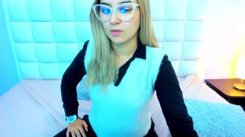 Snapshot of teresasroom_ chatting on October 1, 5:12 pm Teresa online show from October 1, 5:12 pm
